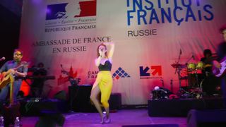 Elodie Frégé feet photo 2