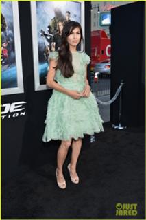 Elodie Yung feet photo thumbnail