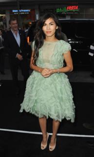 Elodie Yung feet photo thumbnail