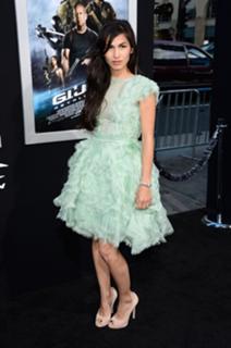Elodie Yung feet photo thumbnail