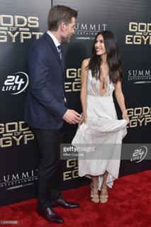 Elodie Yung feet photo thumbnail