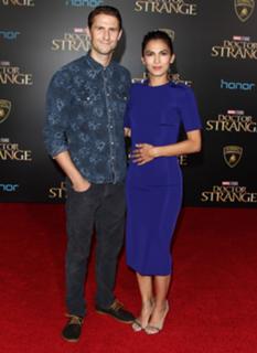 Elodie Yung feet photo thumbnail