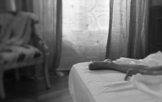 Elodie Yung feet photo thumbnail