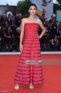 Elodie Yung feet photo thumbnail