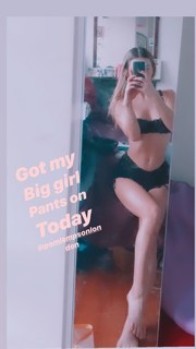 Eloise Smyth feet photo 11