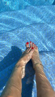 Eloise Smyth feet photo 17