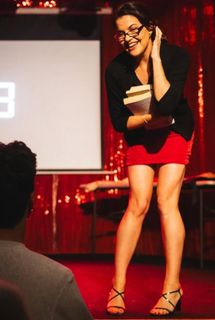 Elouise Eftos feet photo 11