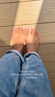 Elsa Anka feet photo 5
