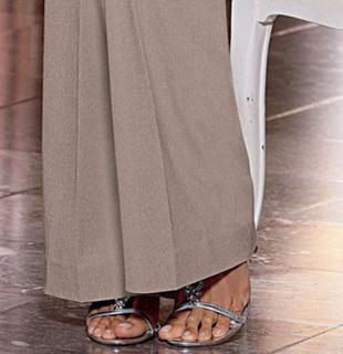 Elsa Benitez feet photo 3