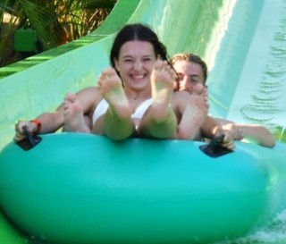 Elsa Bois feet photo thumbnail