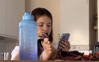 Elsa Bois feet photo thumbnail