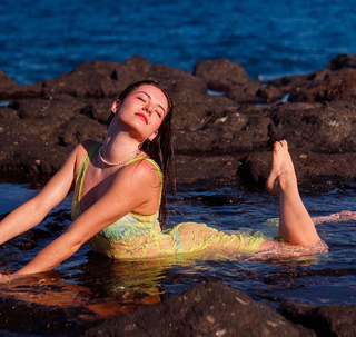 Elsa Bois feet photo thumbnail