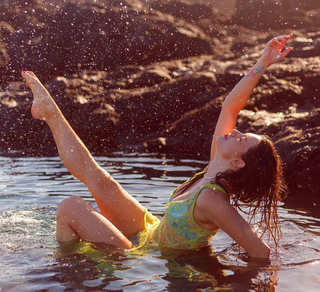 Elsa Bois feet photo thumbnail