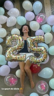 Elsa Bois feet photo thumbnail