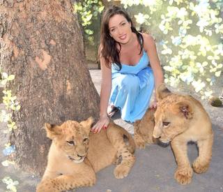 Elsa Esnoult feet photo 9