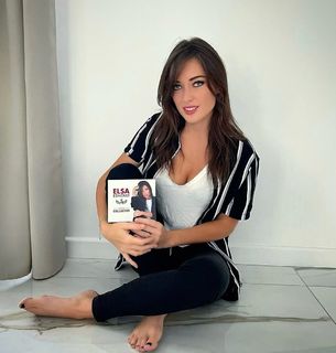 Elsa Esnoult feet photo 12