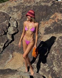 Elsa Hosk feet photo thumbnail