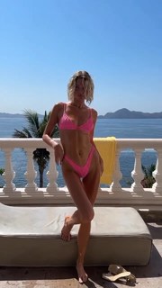Elsa Hosk feet photo thumbnail