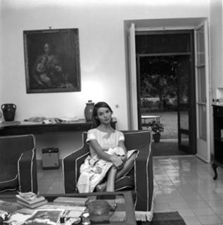 Elsa Martinelli feet photo 5
