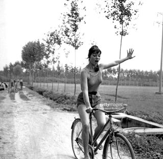 Elsa Martinelli feet photo 14