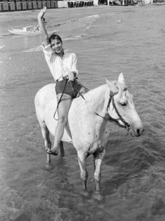 Elsa Martinelli feet photo 1