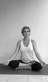 Elsa Pataky feet photo thumbnail