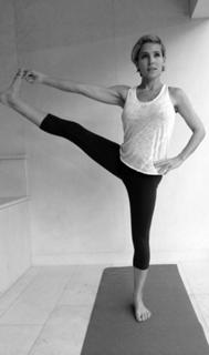 Elsa Pataky feet photo thumbnail