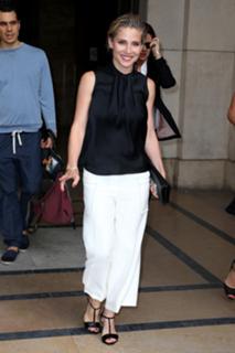 Elsa Pataky feet photo thumbnail