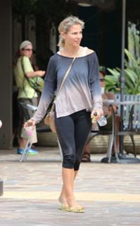 Elsa Pataky feet photo thumbnail