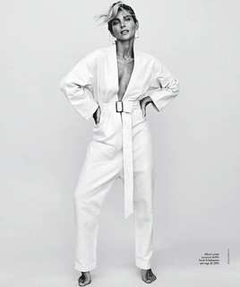 Elsa Pataky feet photo thumbnail