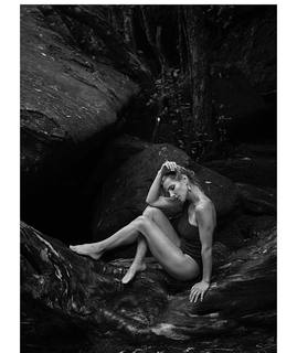 Elsa Pataky feet photo thumbnail