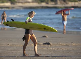 Elsa Pataky feet photo thumbnail