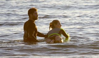 Elsa Pataky feet photo thumbnail