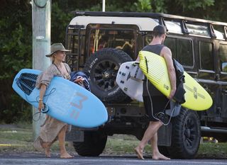 Elsa Pataky feet photo thumbnail