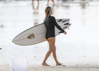 Elsa Pataky feet photo thumbnail