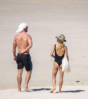 Elsa Pataky feet photo thumbnail