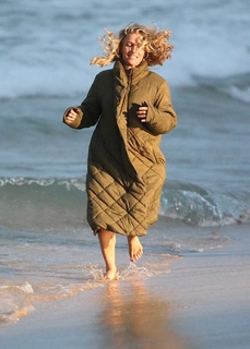 Elsa Pataky feet photo thumbnail