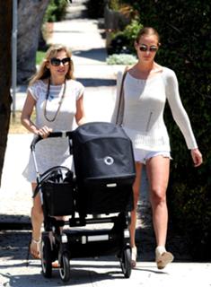 Elsa Pataky feet photo thumbnail