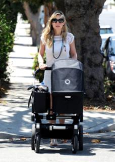 Elsa Pataky feet photo thumbnail
