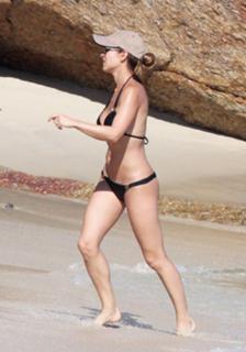 Elsa Pataky feet photo thumbnail