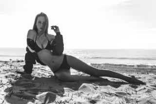 Elsie Hewitt feet photo thumbnail