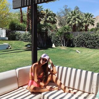 Elsie Hewitt feet photo thumbnail