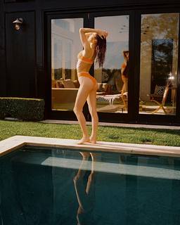 Elsie Hewitt feet photo thumbnail