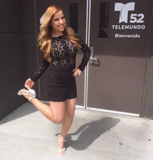 Elva Saray feet photo 3