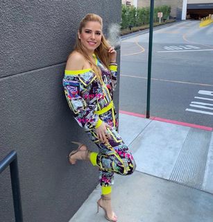 Elva Saray feet photo 8