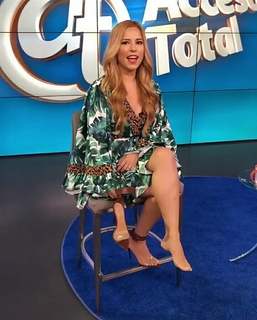 Elva Saray feet photo 4