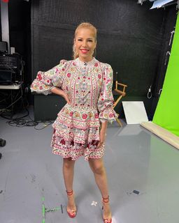 Elva Saray feet photo 14