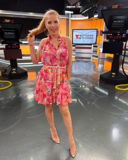 Elva Saray feet photo 11