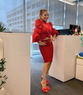 Elva Saray feet photo 1