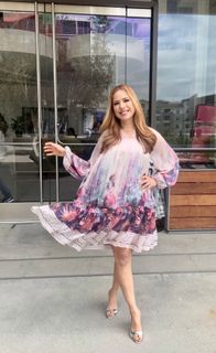 Elva Saray feet photo 2